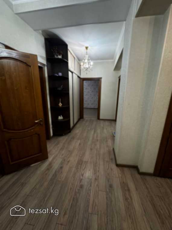 Продаю 4х комнатную квартиру в центре города, ул.  image 8