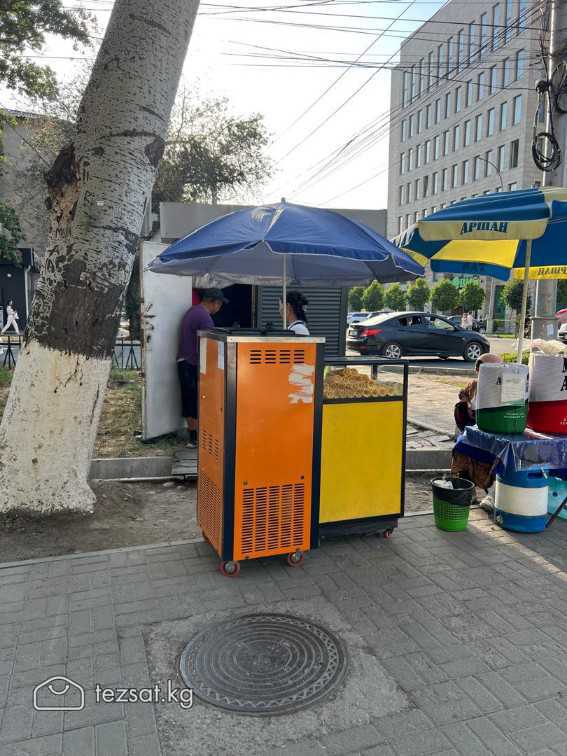 Мороженое аппарат, тумбочкасы, местасы мн сатылат.