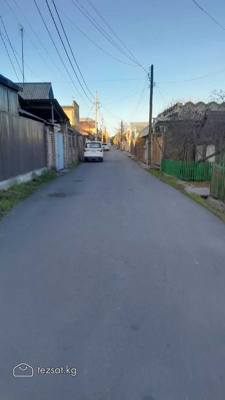 продаю 2ух эт.дом в одном дворе 3 входа ,можно под image 1