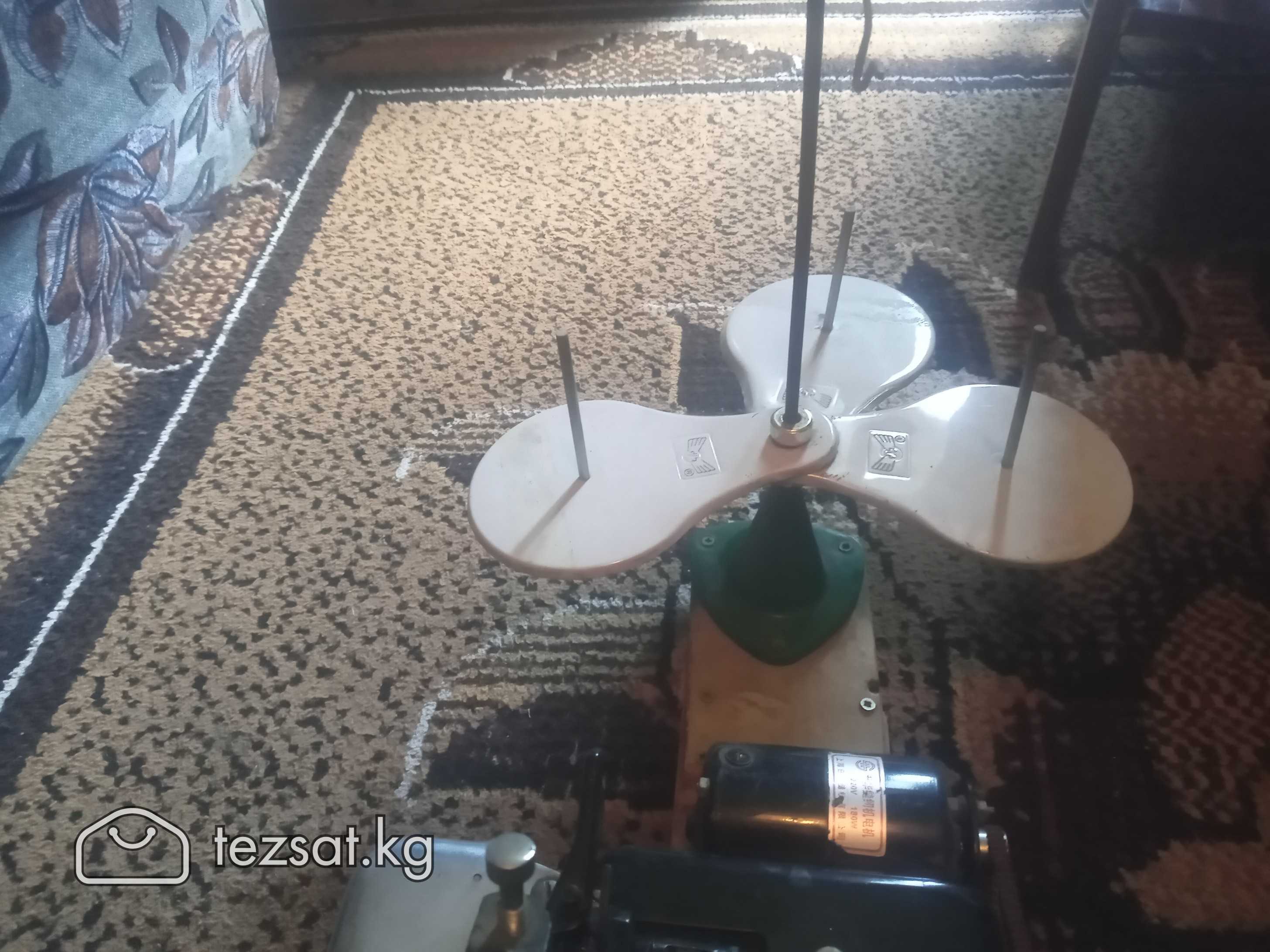 Продаю бытовой оверлок в отличном состояние всё ра image 4