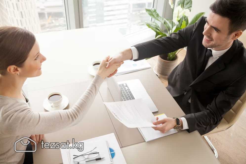 В отдел продаж требуются  девушки от 20 до 30 лет 