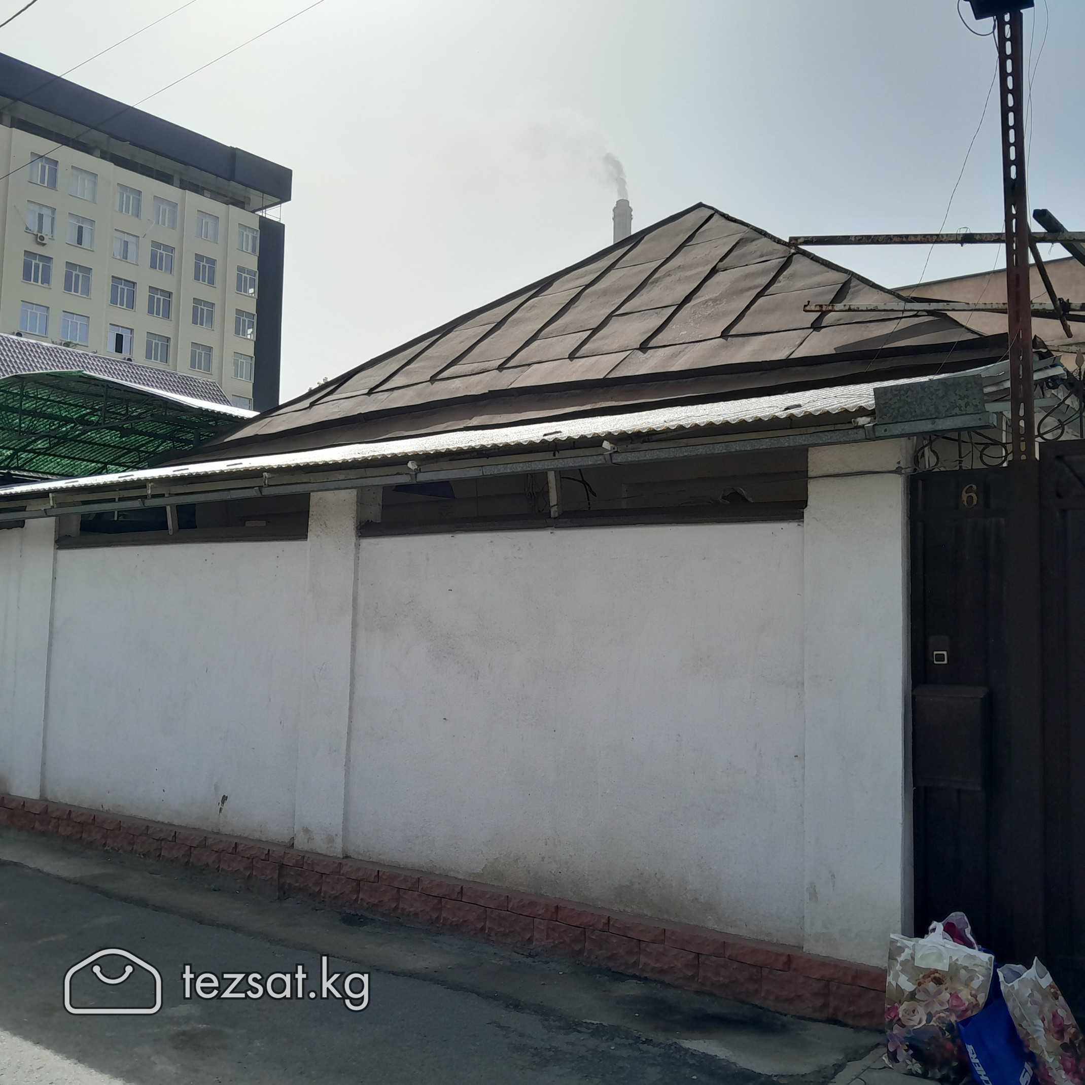 продаю 2ух эт.дом в одном дворе 3 входа ,можно под image 5