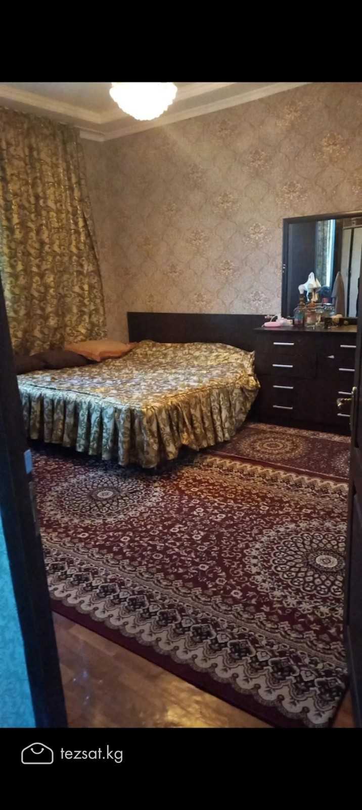 продаю 2ух эт.дом в одном дворе 3 входа ,можно под image 4