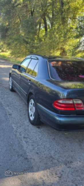 Срочно продается Mercedes-Benz w210 1999 года. Дви image 3