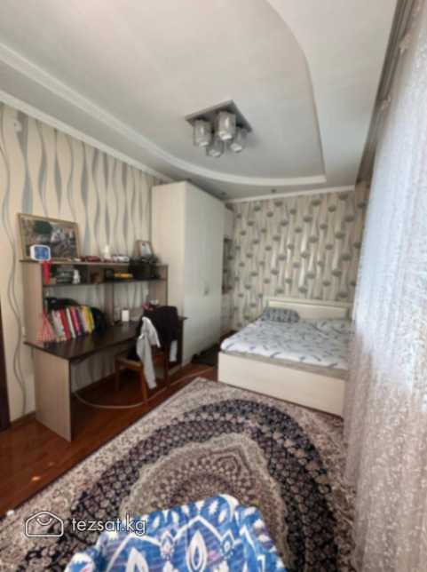 Продаю 2-этажный дом, 7 комнат.

Площадь - 300 кв. image 2