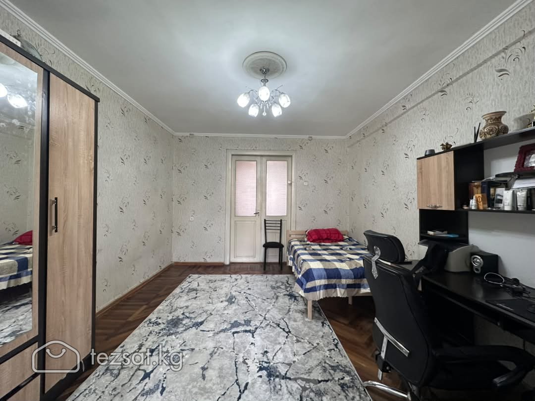 Продам 3-к. кв. в сталинском доме 70 м², 3/3 118 image 4