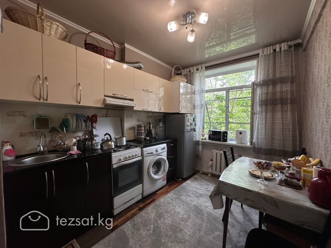 Продам 3-к. кв. в сталинском доме 70 м², 3/3 118 image 5